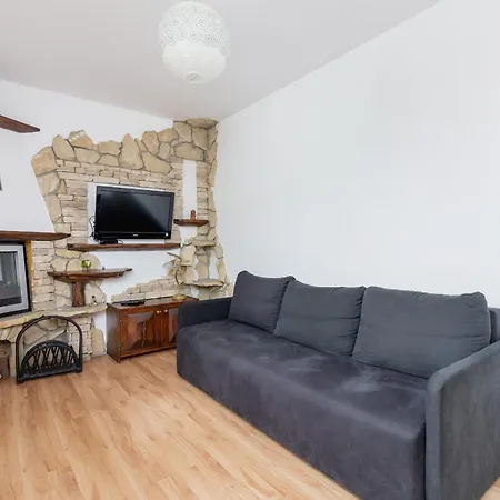 Klimatyczny Apartament Z Tarasem I Widokiem Na Gory By Renters