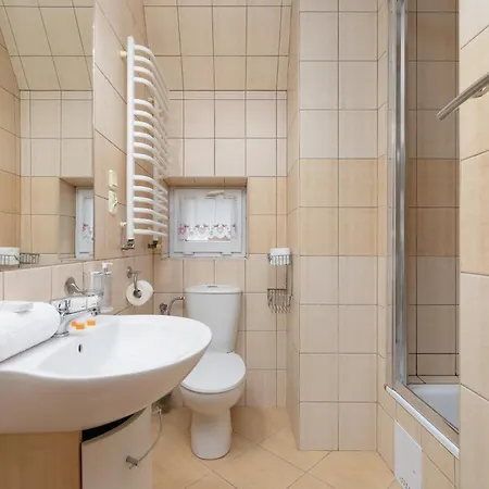 Lejlighed Klimatyczny Apartament Z Tarasem I Widokiem Na Gory By Renters